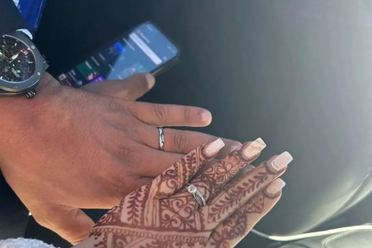 Henné mariée 2 mains(une face ) modèle mi chargé