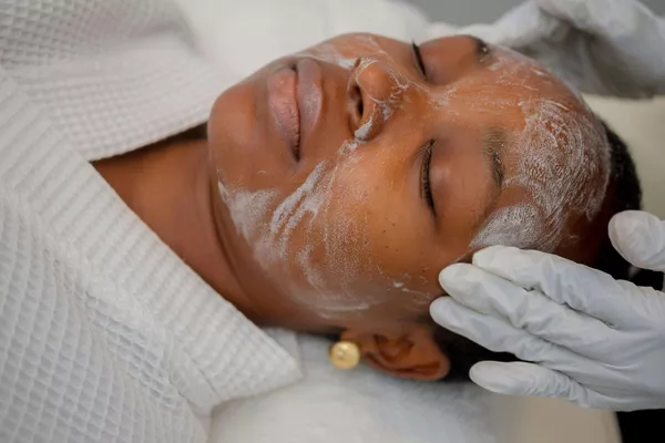 HYDRAGLOWSKIN & NANONEEDLING