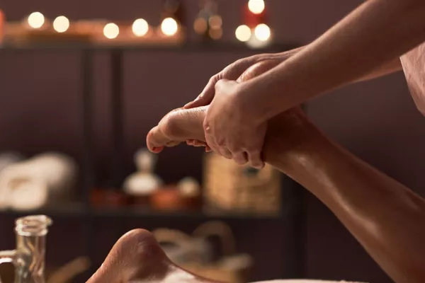 Réflexologie plantaire  15 minutes à domicile en Île-de-France – Esthéticienne RosebyBeauty