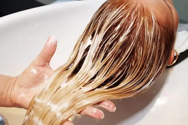 Mèches tête entière + Shampoing + Soin + Coupe + Brushing cheveux longs