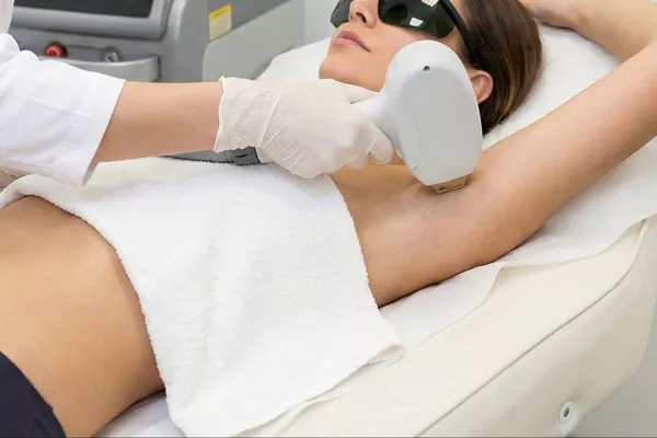 Épilation laser Demi-jambes + Aisselles + Maillot échancré