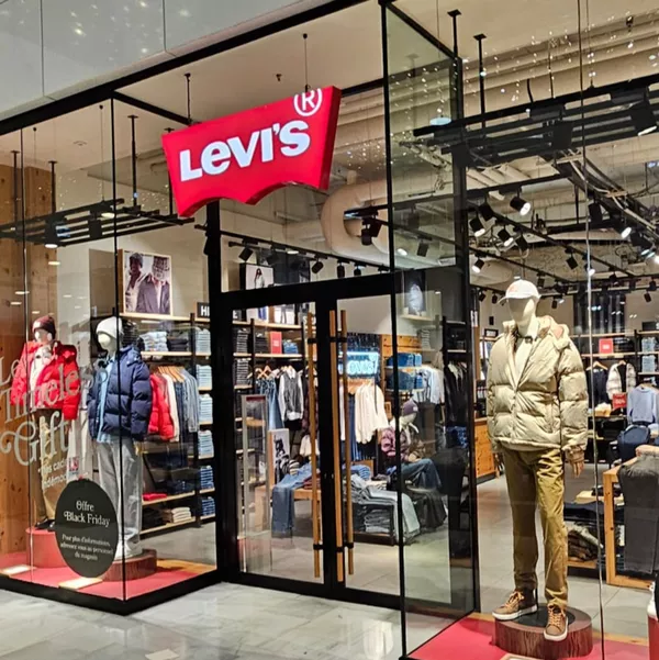 Levi’s Metz : Une vitrine soignée pour une marque intemporelle