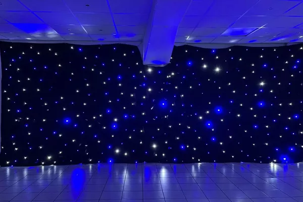 Location Rideaux Lumineux noirs avec structure