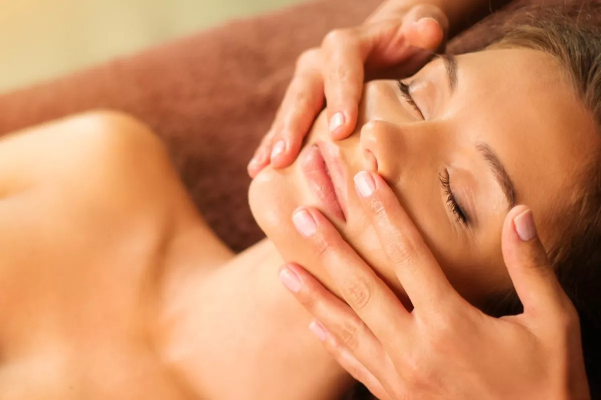 Modelage du Visage Cou et Décolleté.