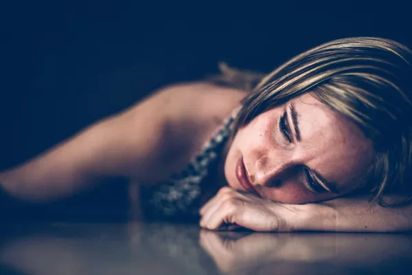 Tristesse inexpliquée ou profonde : comprendre ce que mon corps veut me dire