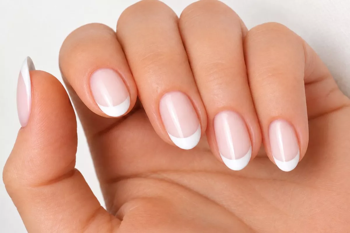 GAINAGE AU GEL & BEAUTÉ DES MAINS - Renforcement des ongles (finition / AVEC DECO)