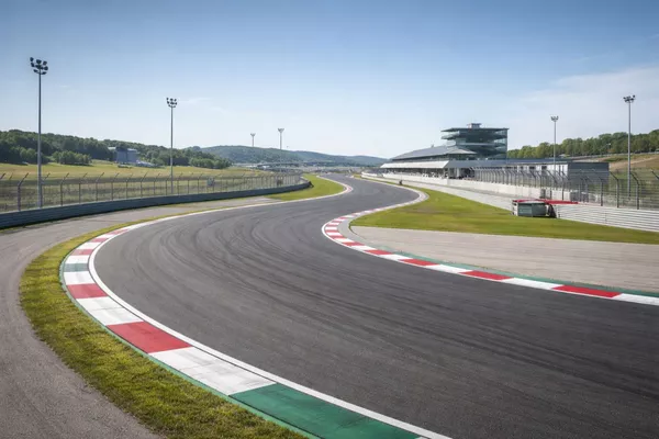 Coaching pilotage vitesse personnalisé — circuit au choix