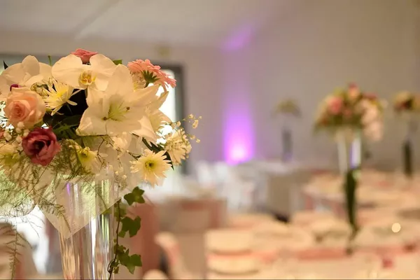 Décoration Salle de Mariage ou Lieu de réception – Service sur-mesure et personnalisé