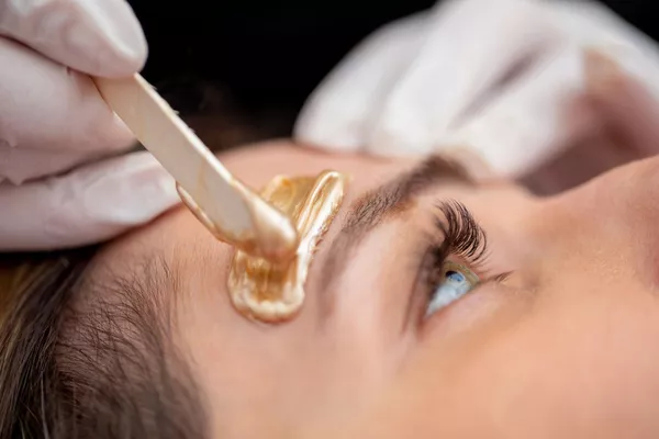Épilation sourcils cire/ fil