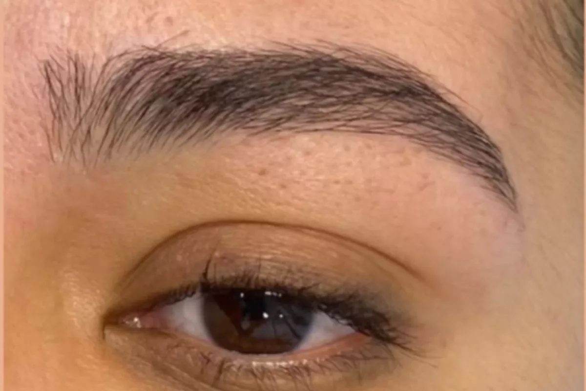 Épilation des sourcils par électrolyse – Femme & Homme