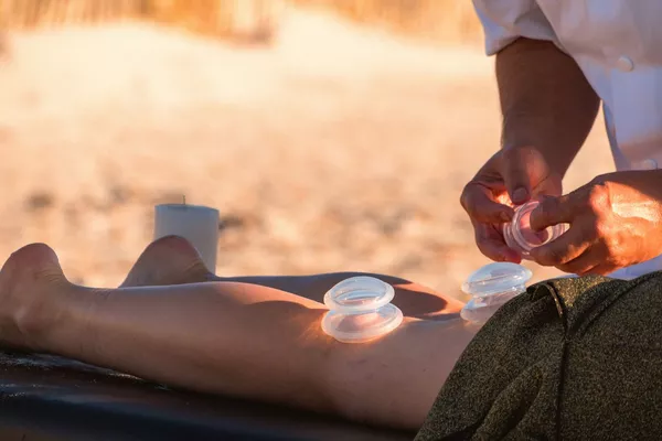 Massage thérapeutique avec Cupping (ventouses)