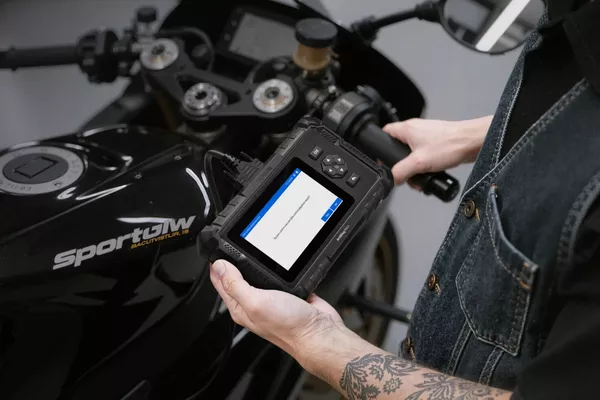Diagnostic moto tout-terrain — gratuit sans démontage