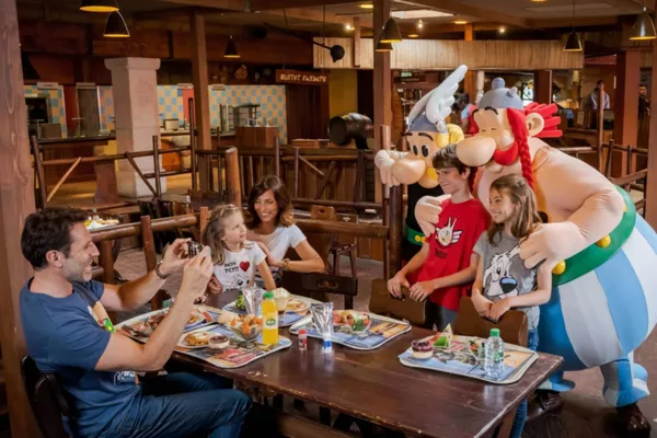 Excursion Privée “Parc Astérix” en VTC – Aventures Gallo-Romaines en Famille