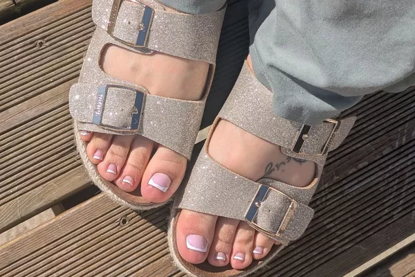 Semi Permanent Pieds