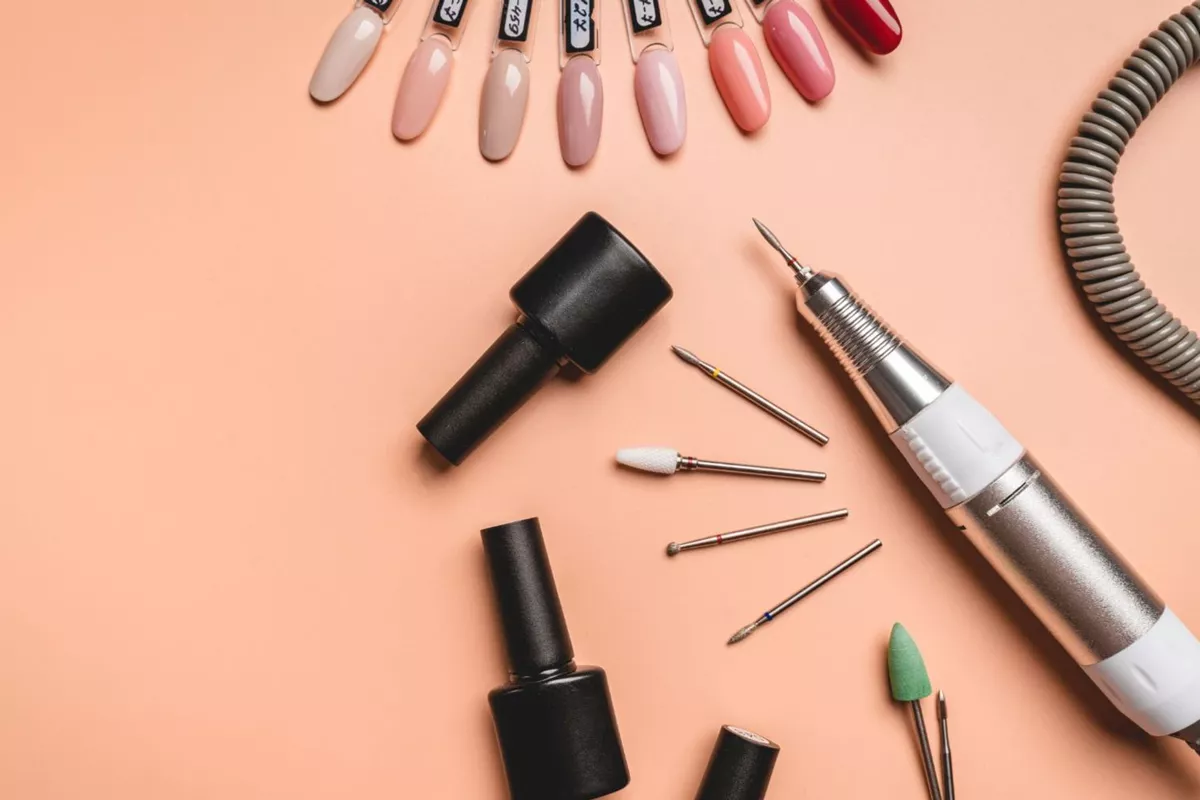 Dépose semi-permanent pieds – Esthéticienne RosebyBeauty