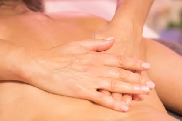 Massage Relaxant Lomi Lomi (90 mn)