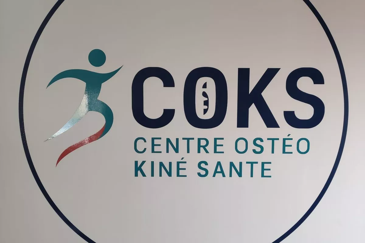 Soins anti-âge.(rides et ridules lissées, poches et cernes estompées, paupières réhaussées, ovale du visage raffermi, double menton estompé, teint unifié) Louvigny