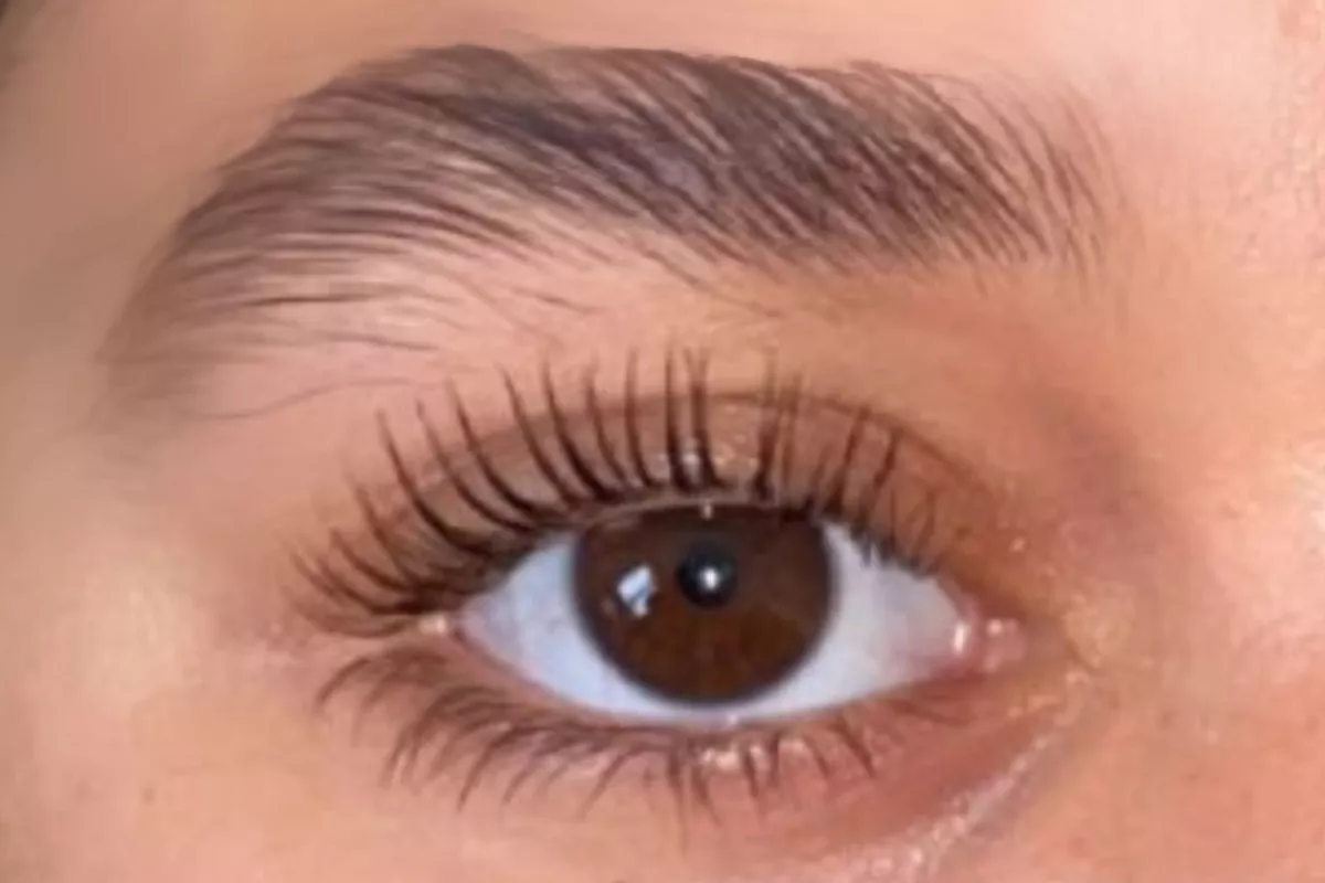 Rehaussement de cils sans teinture