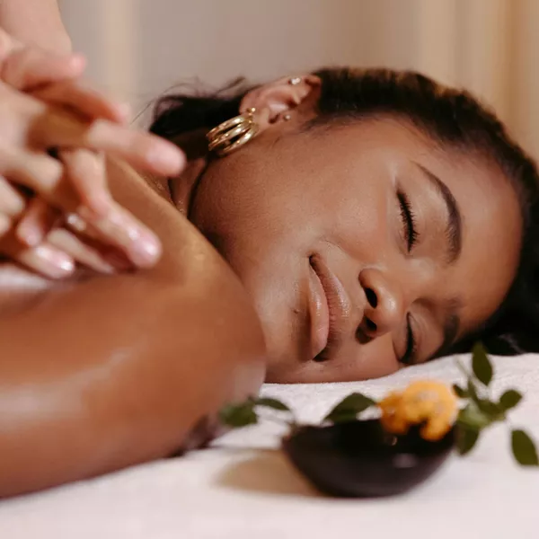 Massage post accouchement à Paris 18