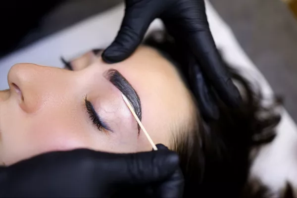 Teinture de sourcils