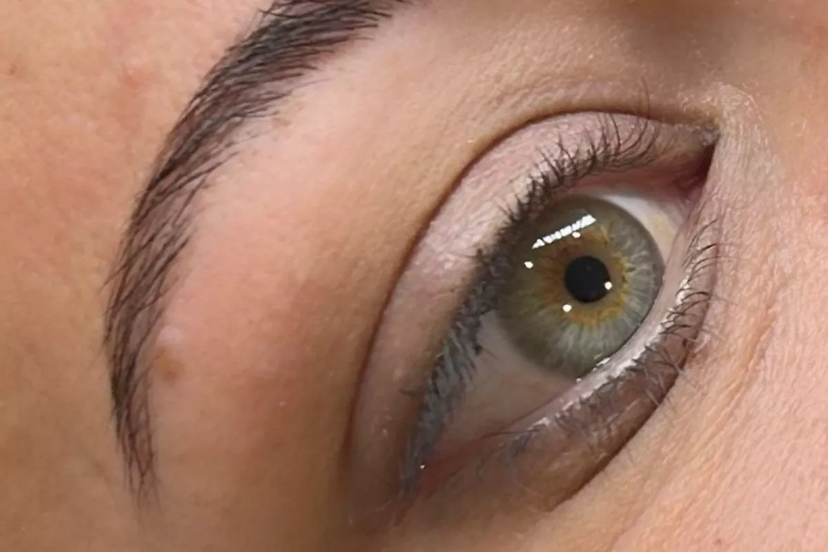 Brow lift avec teinture