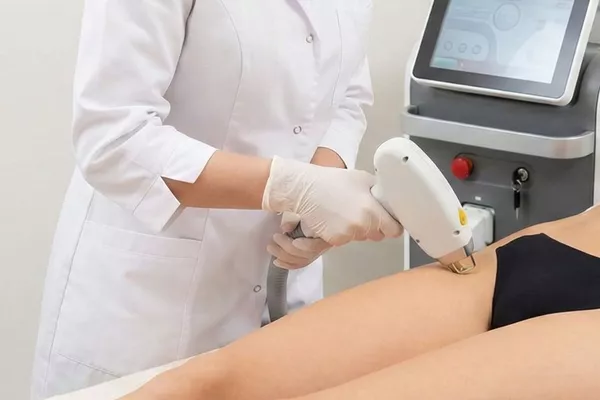 Épilation laser Maillot échancré ( zone ligne ombilicale offerte)