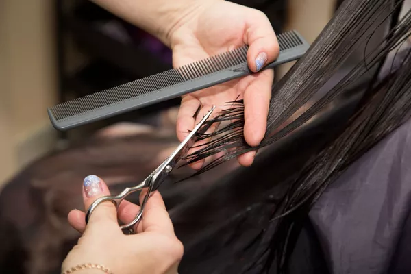 Coupe cheveux  à sec