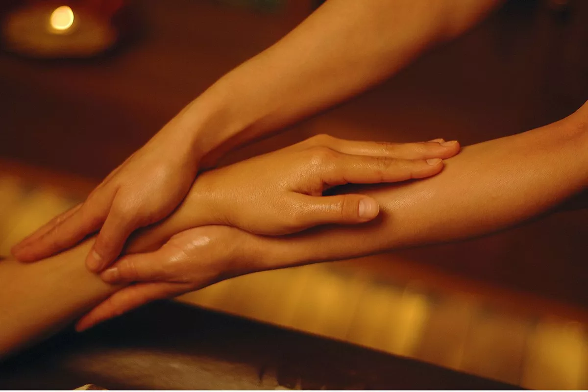 Massage ciblé 1 zone au choix 30min : mains / mains-bras / pieds / visage-crâne