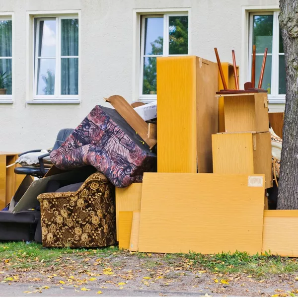 Enlèvement des encombrants à Nice : votre guide écoresponsable