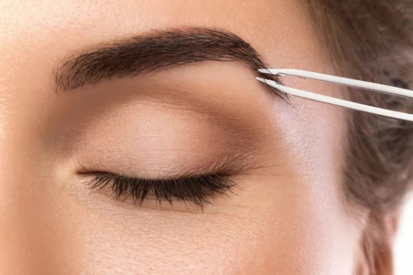 Epilation Sourcils à la pince