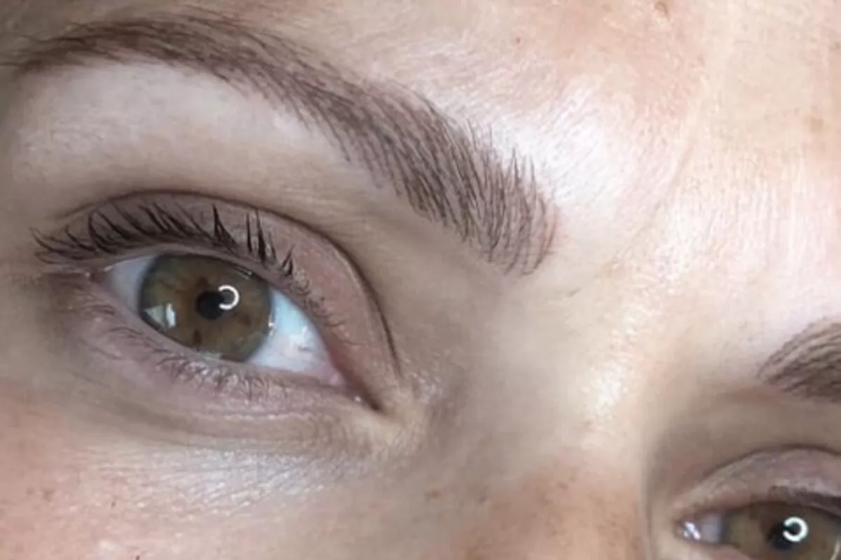 Microblading technique poil à poil des sourcils( avec retouche 1 mois après gratuit )