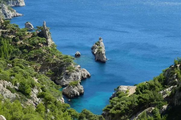 Transfert VTC Marseille – Cassis, Aix-en-Provence, Calanques…