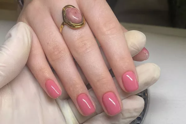 Pose de vernis semi-permanent