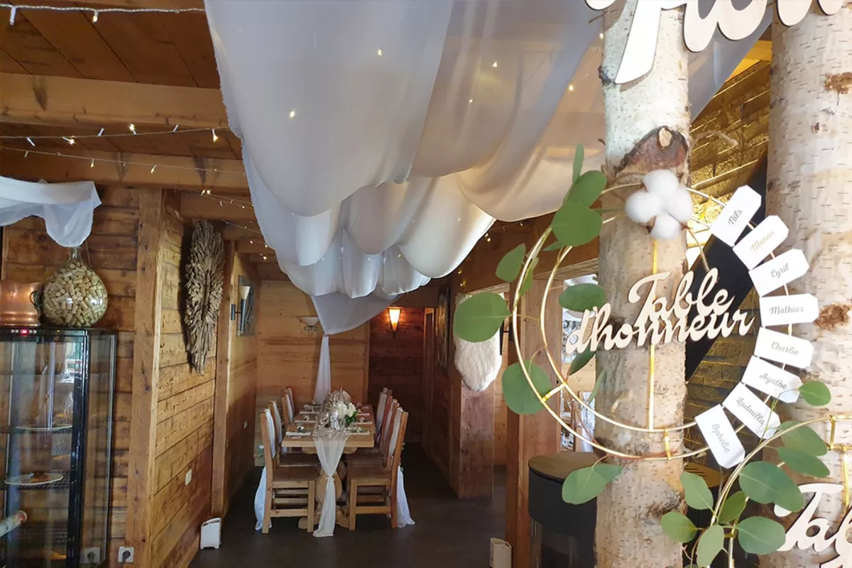 Décoration Salle de Mariage ou Lieu de réception – Service sur-mesure et personnalisé