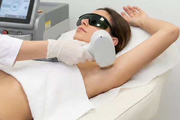 Épilation laser Maillot échancré + Aisselles