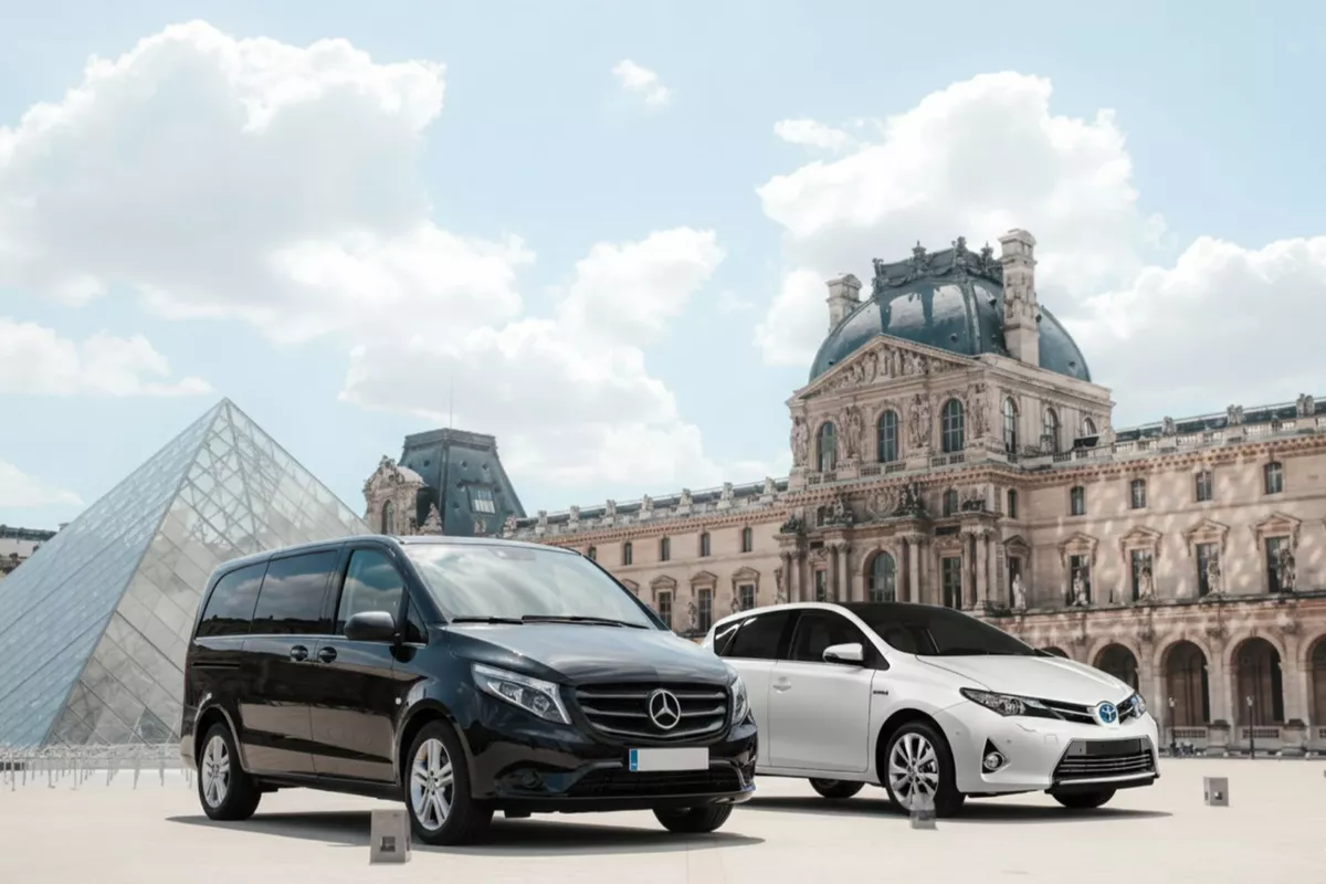 Circuit Privé en VTC "Paris Historique & Culturel" – Visite des musées (Louvre, Orsay, Panthéon ...)