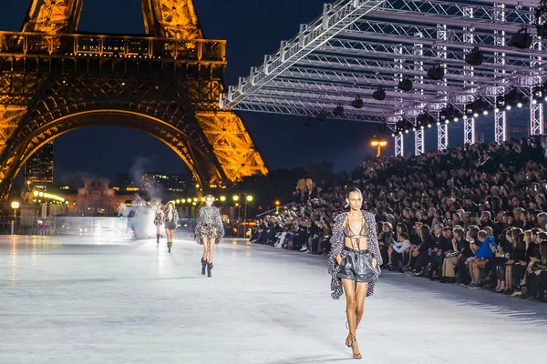 Transport VIP Paris Fashion Week et événements prestigieux