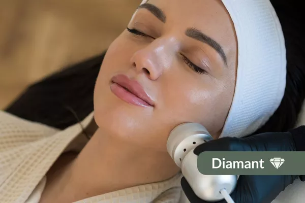 Hydrafacial Diamant - Soin visage complet & Exfoliation profonde