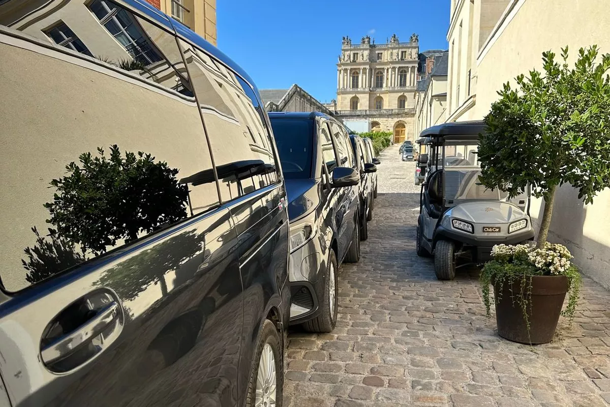Circuit Château de Versailles – Élégance royale et confort absolu