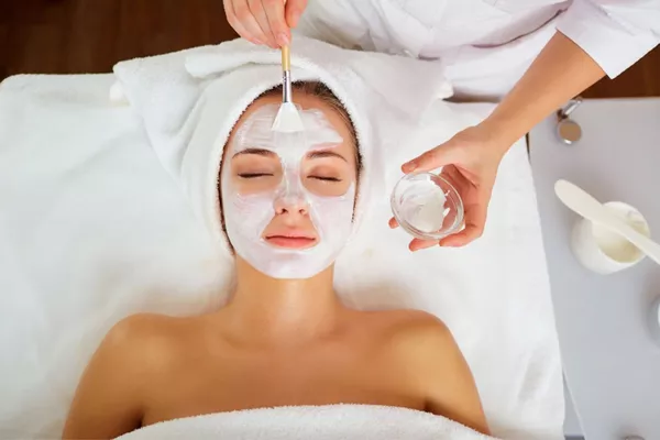 Soin du visage "sur mesure" + pieds sous masque et massage  (pieds,décolleté, visage et crane)  (1h30)