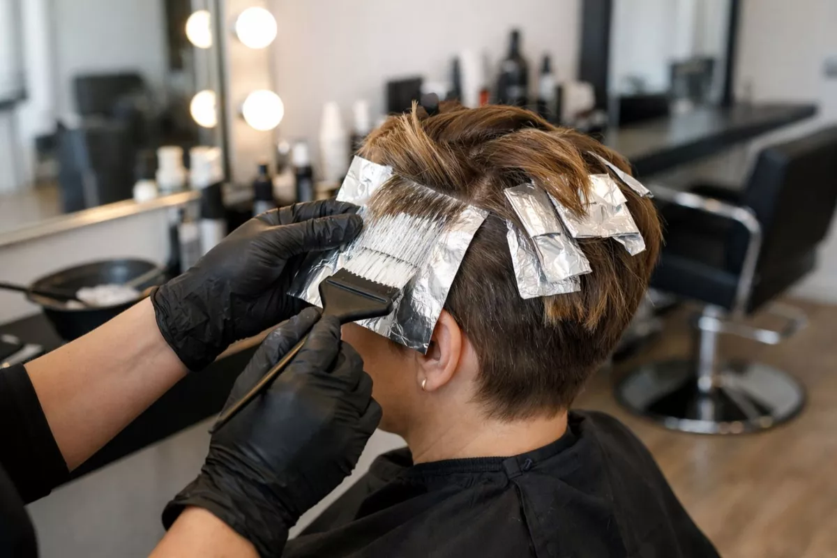 Coloration + Shampoing cheveux courts