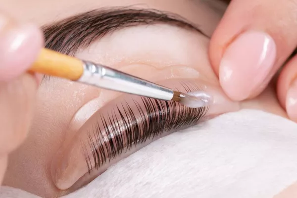 Rehaussement des cils (lifting)