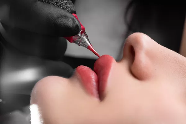 Lip blushing - Maquillage semi-permanent pour lèvres