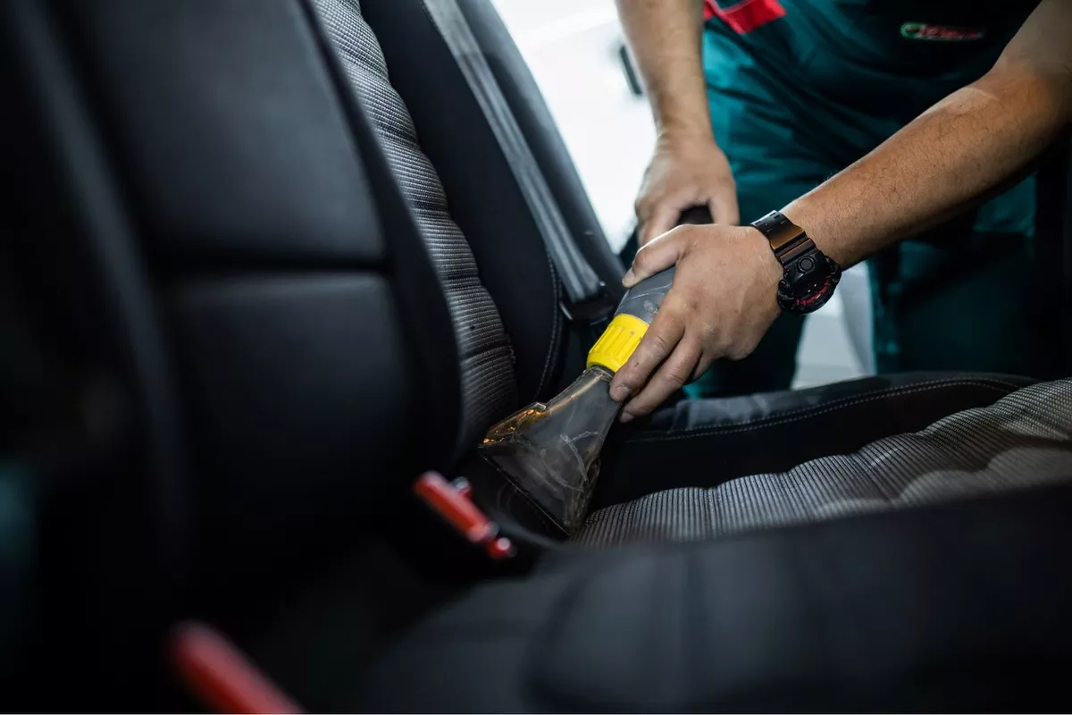 Lavage auto intérieur Express – Formule Gold - Tours et alentours