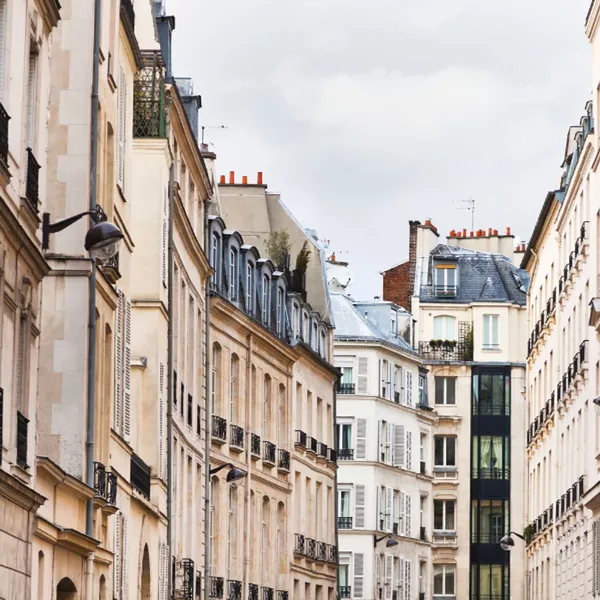 Location de voiture avec chauffeur professionnel à Paris : service de véhicule privé