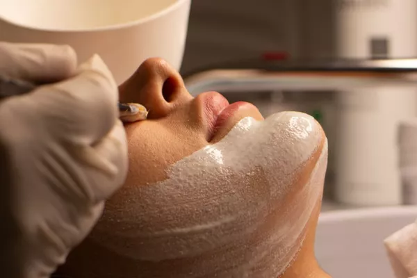 Soin Visage Anti-Âge Au Caviar