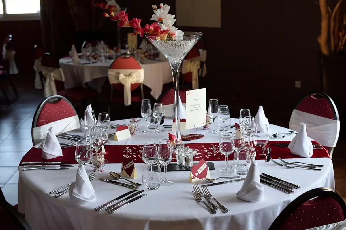 Décoration Salle de Mariage ou Lieu de réception – Service sur-mesure et personnalisé