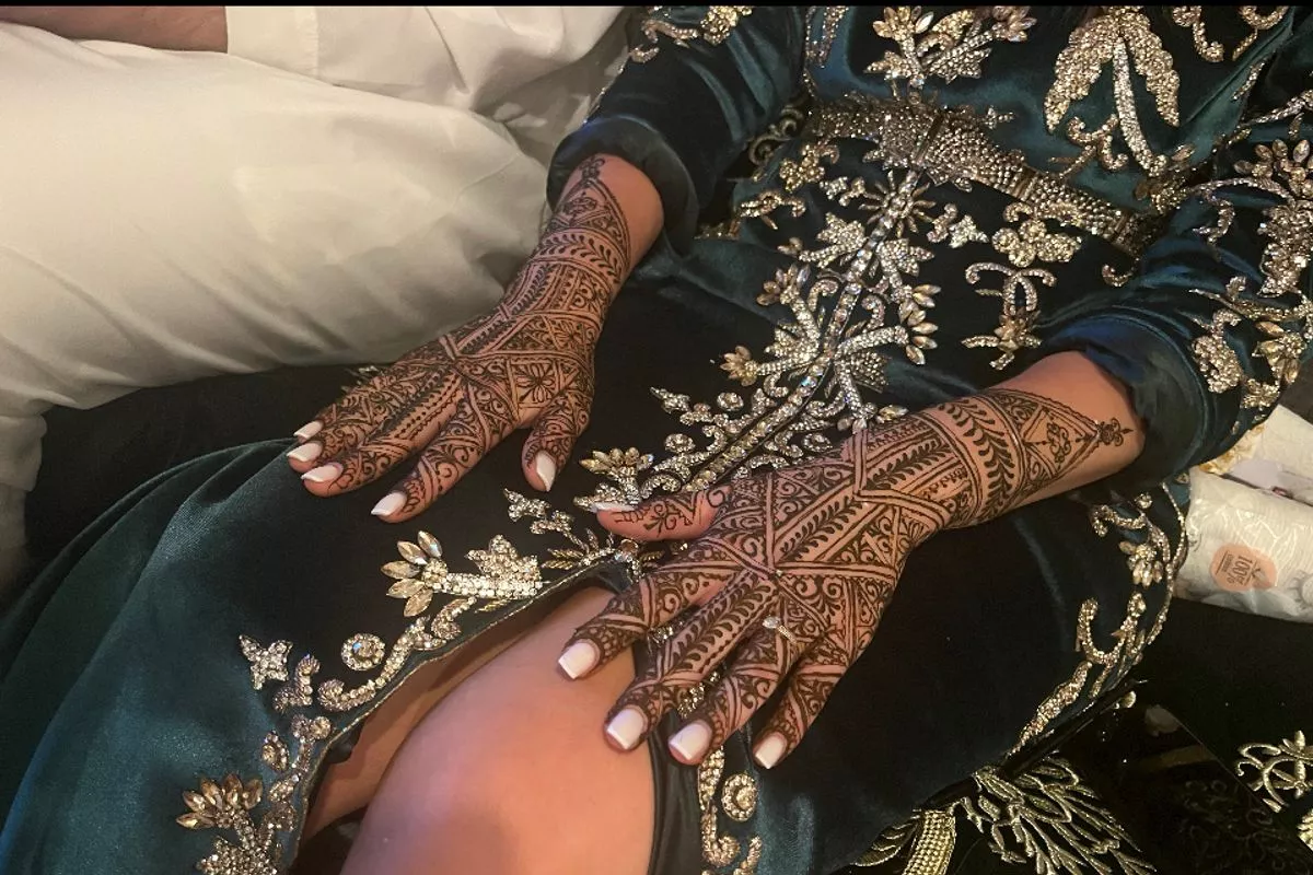 Henné mariée 2 mains (une face ) modèle chargé