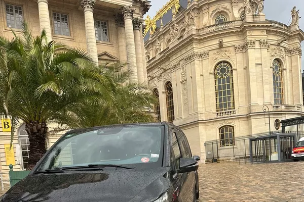 Circuit Château de Versailles – Élégance royale et confort absolu