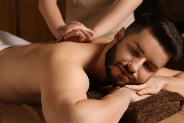 Massage relaxant du haut du corps